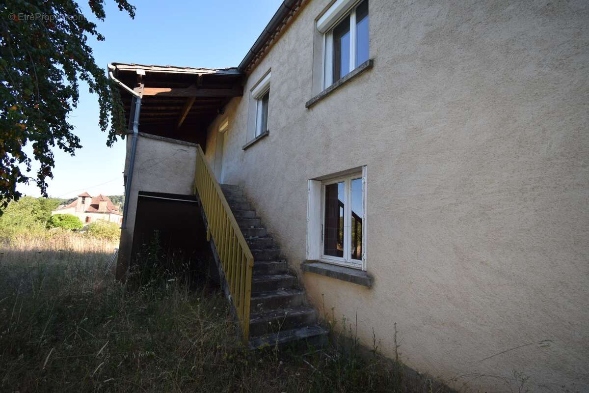 Maison à vendre 4 pièces TOUR DE FAURE (46) - photo 2