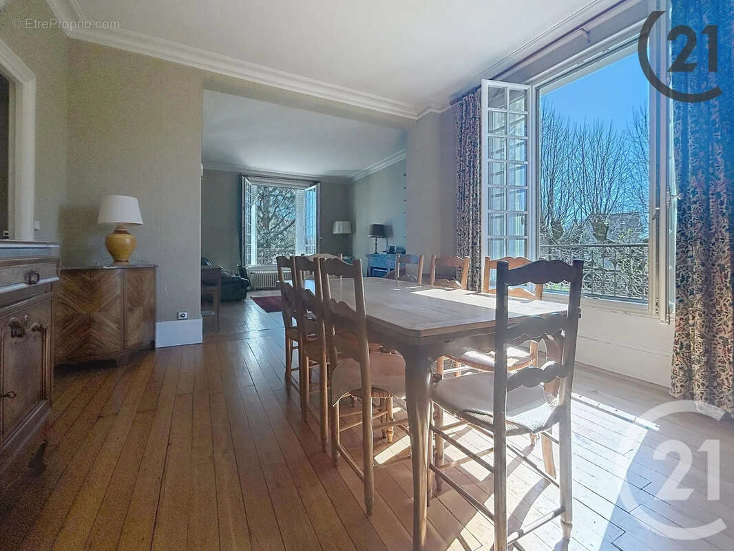 Maison 275 m² à Avon  - photo 23