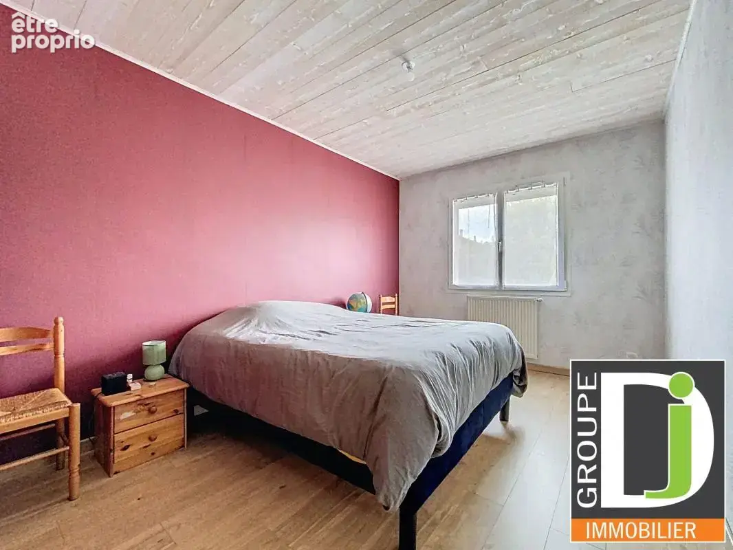 Maison mitoyenne à vendre à Etoile-sur-Rhône, avec garage et - photo 7