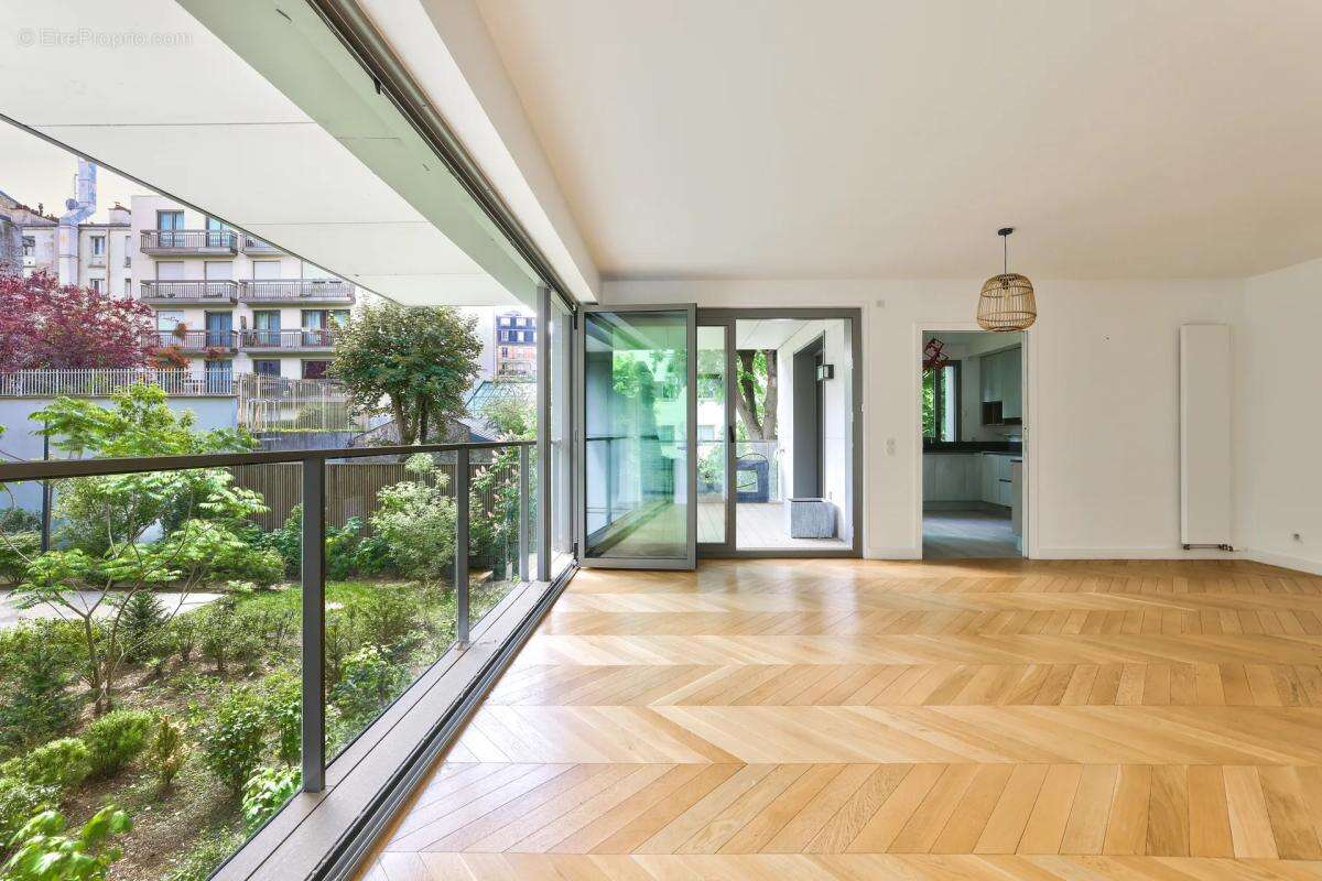 Appartement à PARIS-15E
