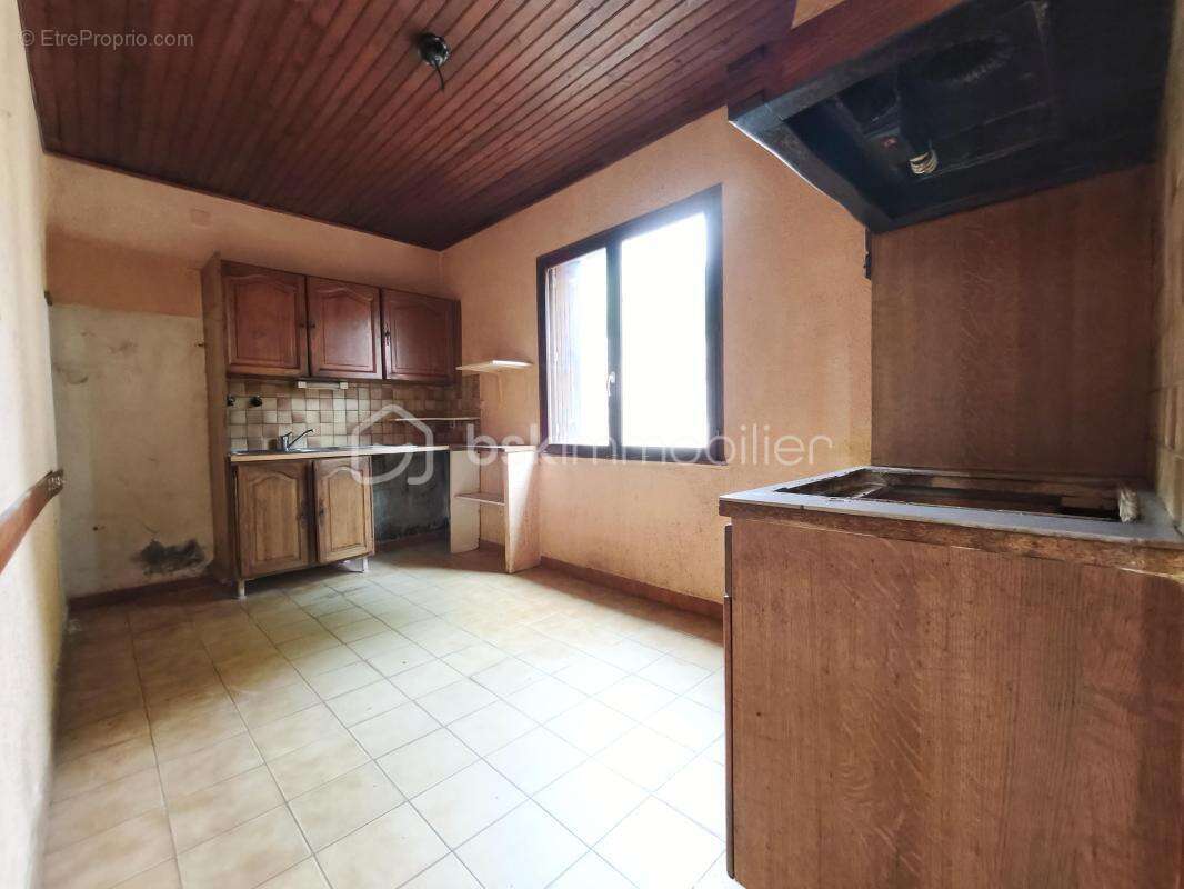 Maison à COLOMBIERES-SUR-ORB
