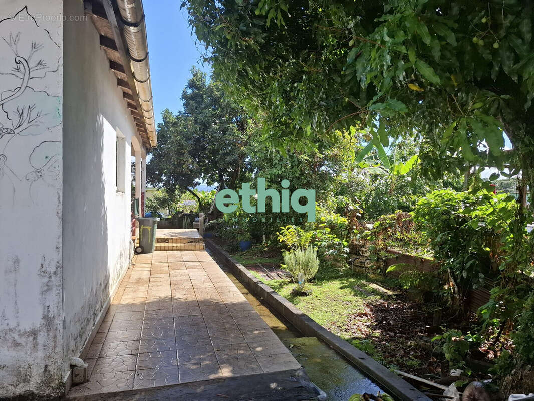 Maison à CAPESTERRE-BELLE-EAU