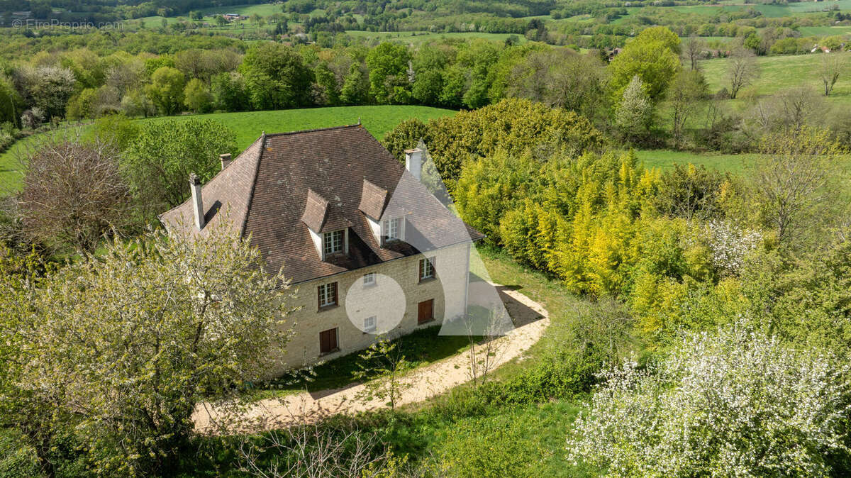 Maison à LACAPELLE-MARIVAL