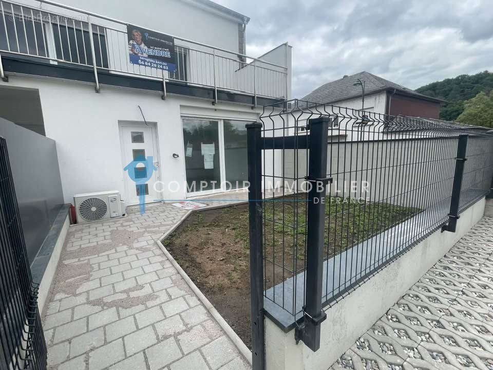 COCHEREN appartement F2 Terrasse espace vert 2 Parking - photo 2