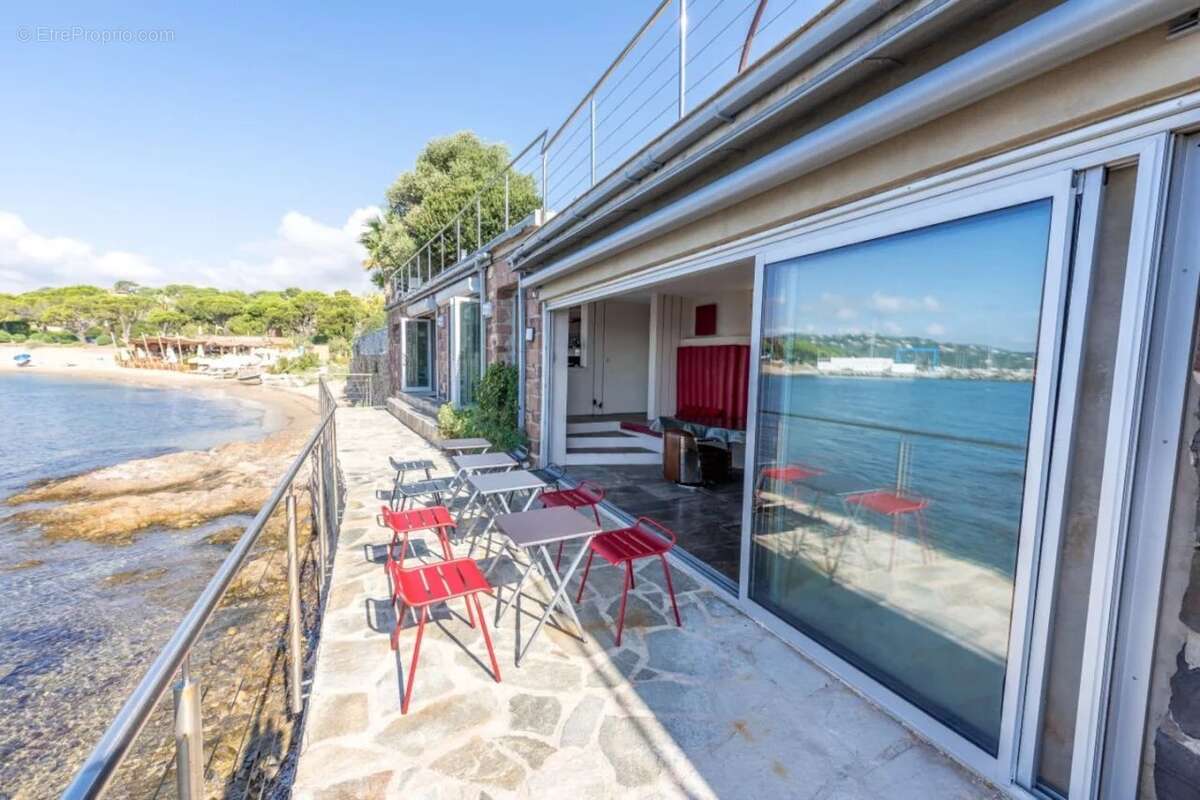 Maison à ROQUEBRUNE-SUR-ARGENS