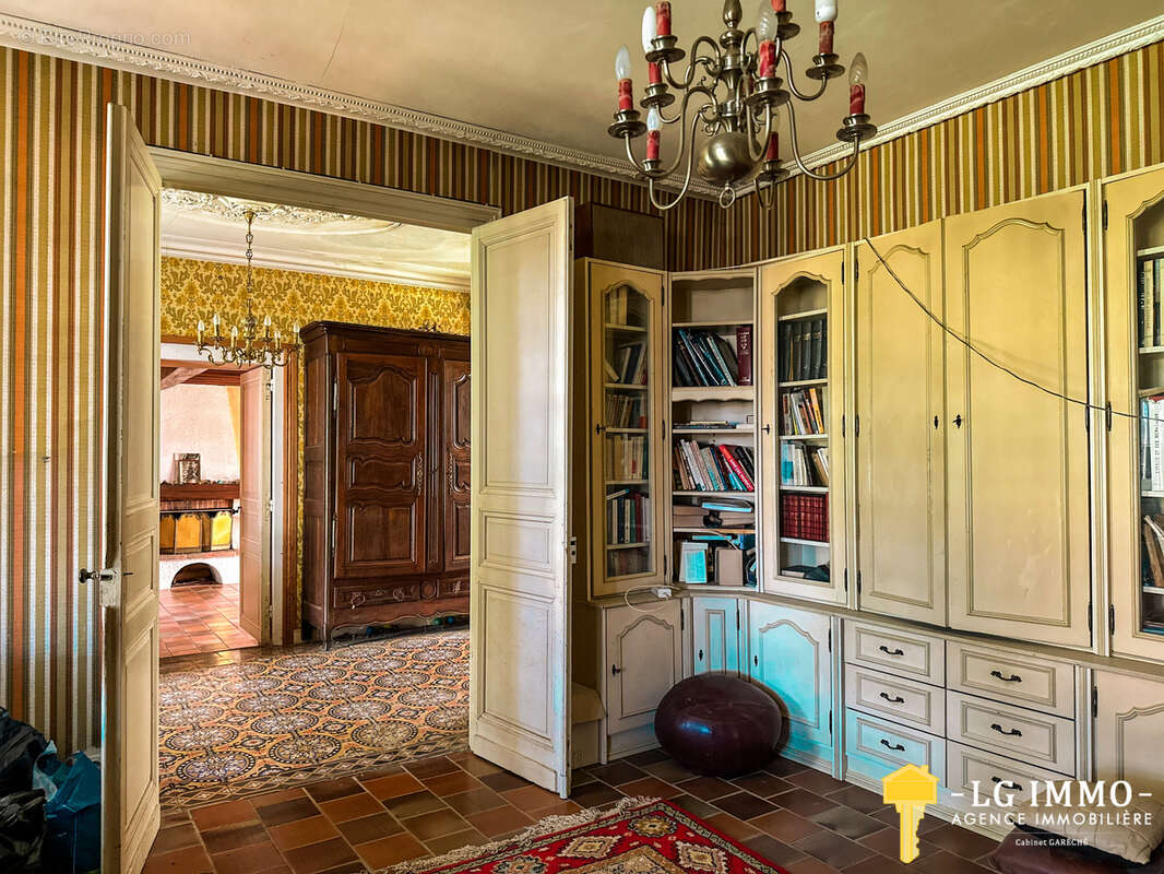 Maison à VILLARS-EN-PONS