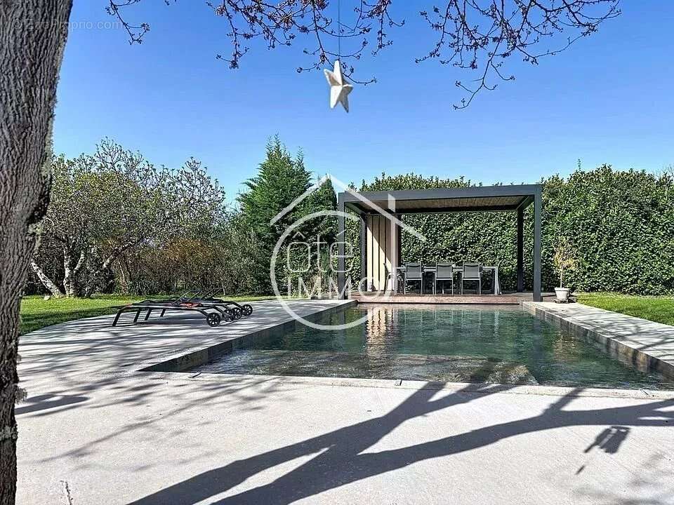 Maison à SAINT-JEAN-DE-BLAIGNAC