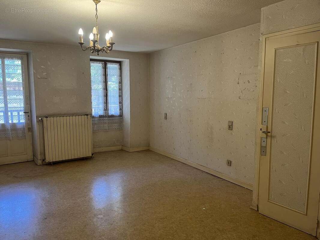 FIGEAC CENTRE - Maison avec deux appartements - photo 4