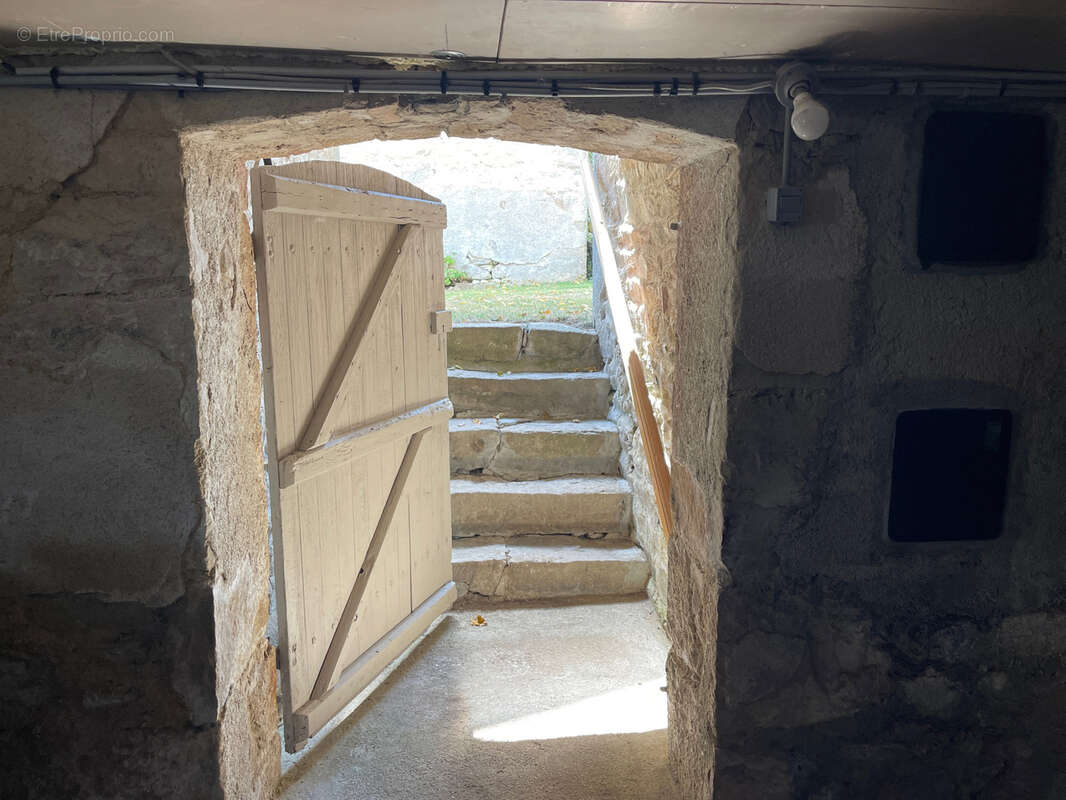 Maison à SAINT-MARCEL-EN-MARCILLAT