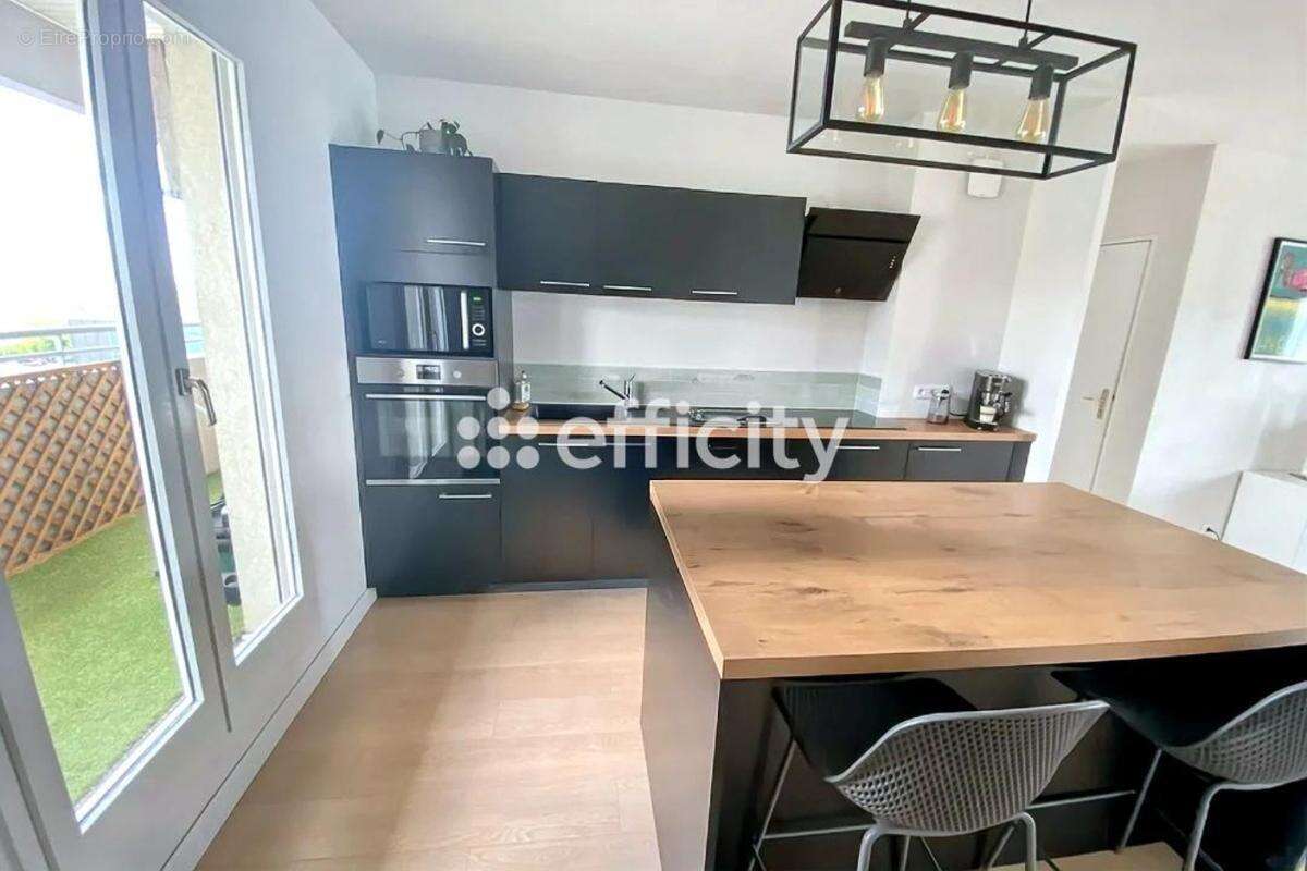 Appartement à LYON-8E
