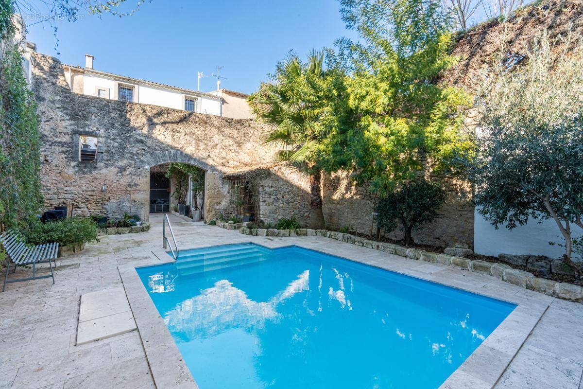 Maison à POUSSAN