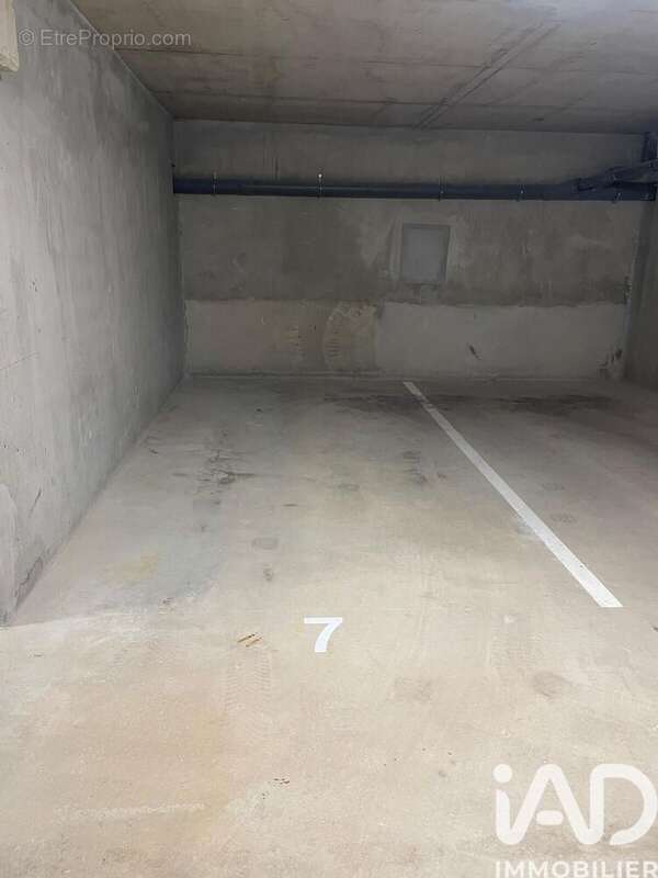 Photo 2 - Parking à REIMS