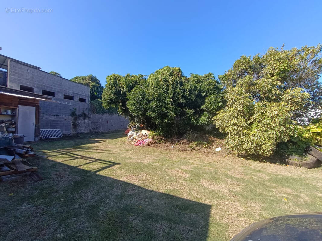 Terrain à SAINT-JOSEPH