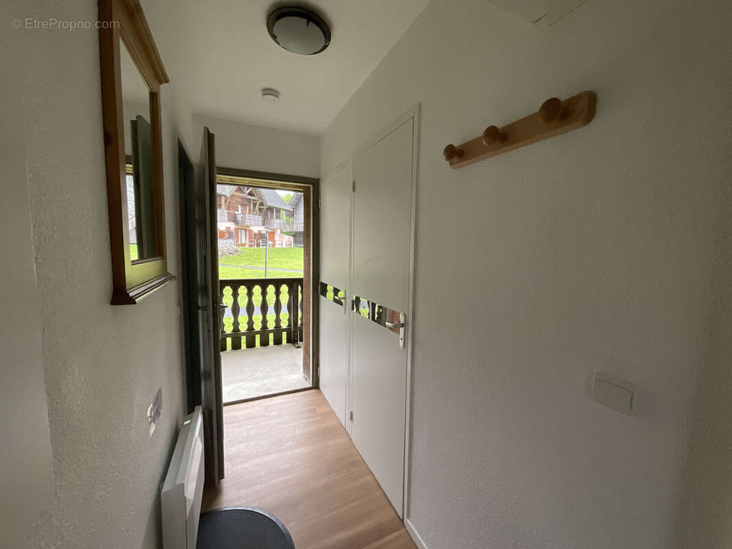 Appartement à COMPAINS