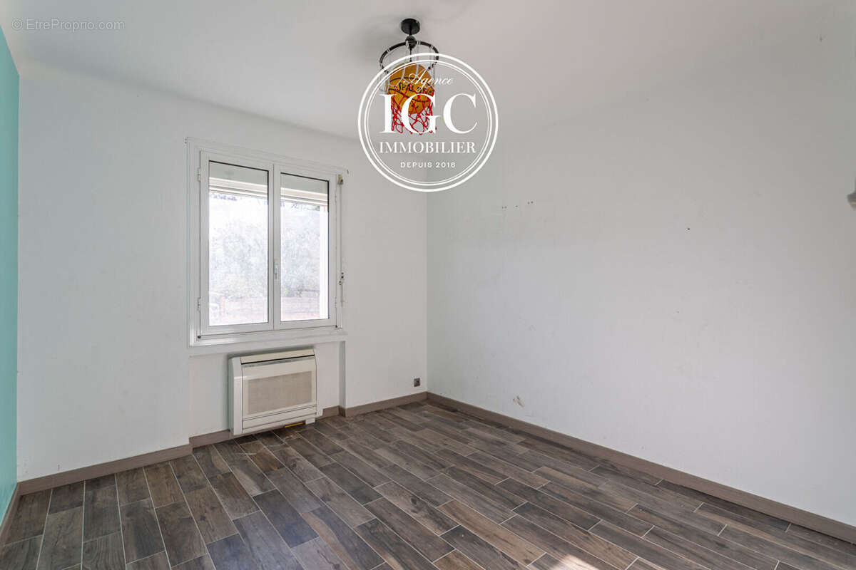 Maison à CHATEAUNEUF-LES-MARTIGUES