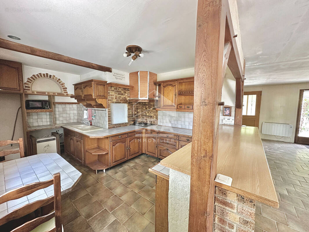 Maison à SAINT-PIERRE-LES-NEMOURS