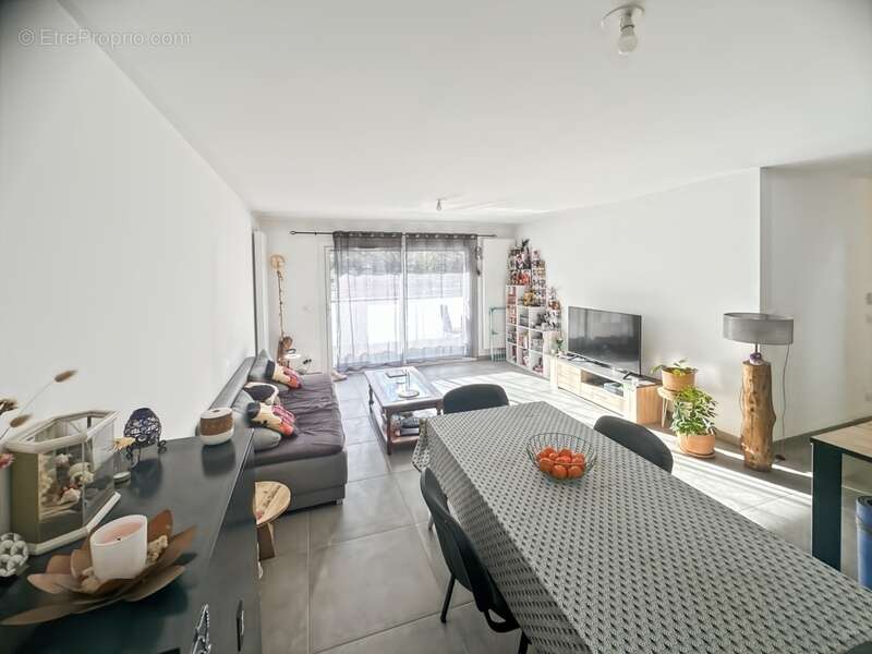 Appartement à POISY