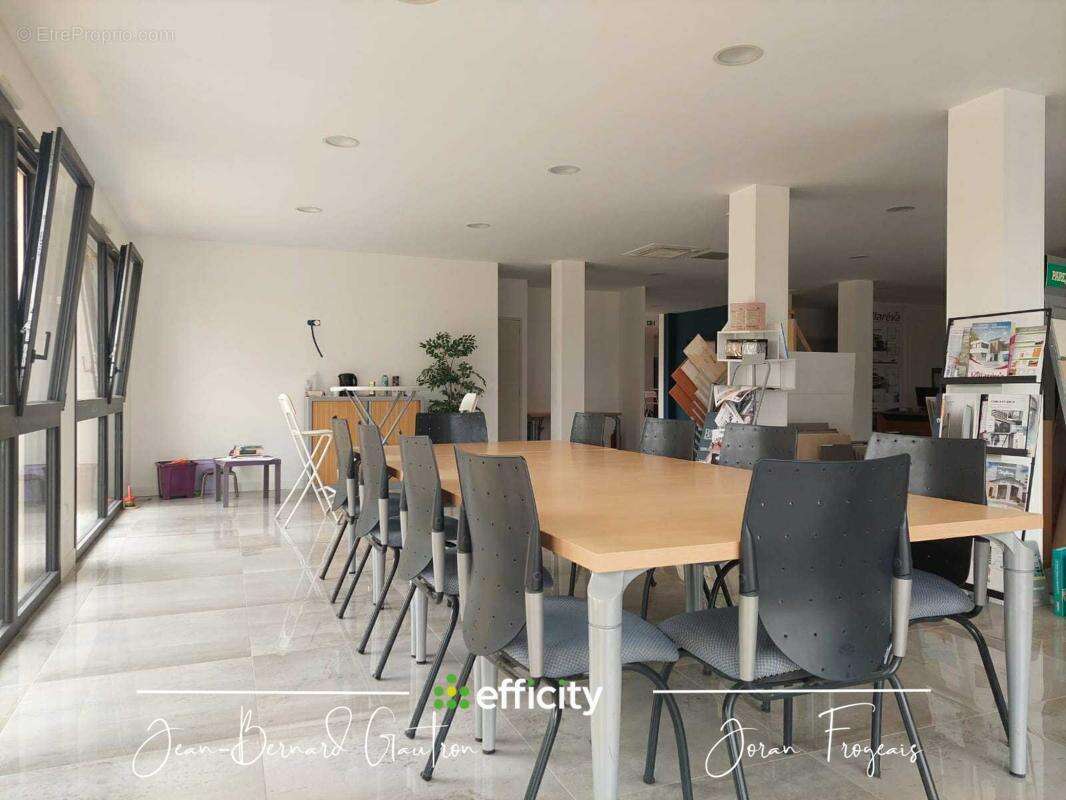 Commerce à LA CHAPELLE-DES-FOUGERETZ