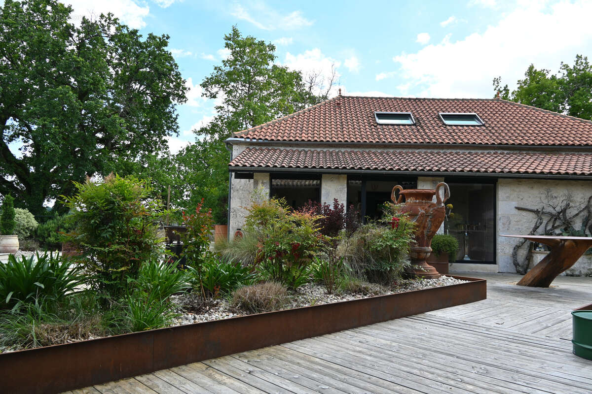 Maison à SAINT-BEAUZEIL
