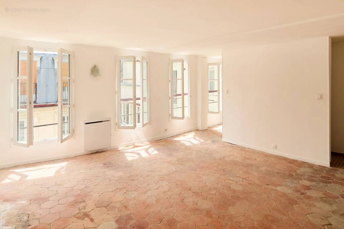 Appartement à PARIS-7E