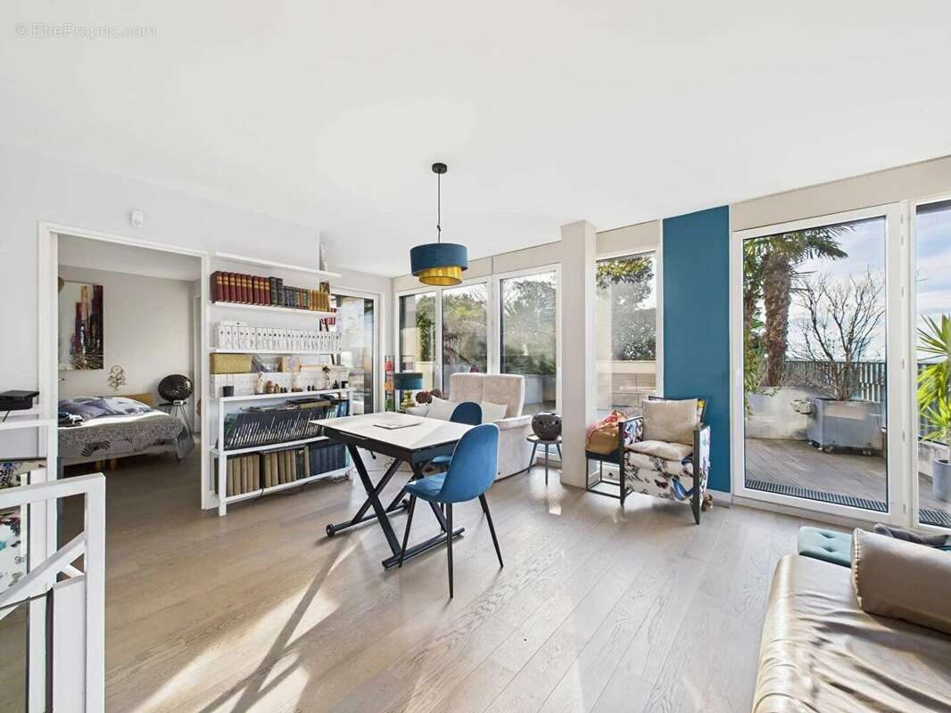 Appartement à PARIS-17E