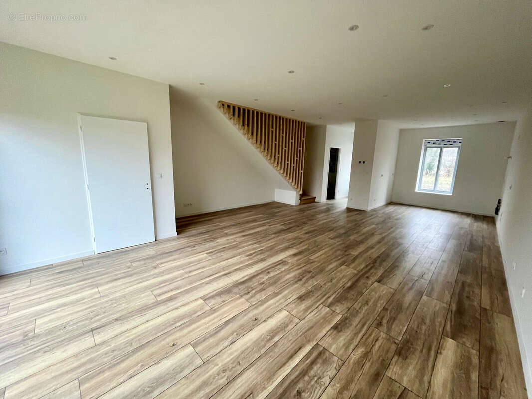 Appartement à SEREZIN-DU-RHONE