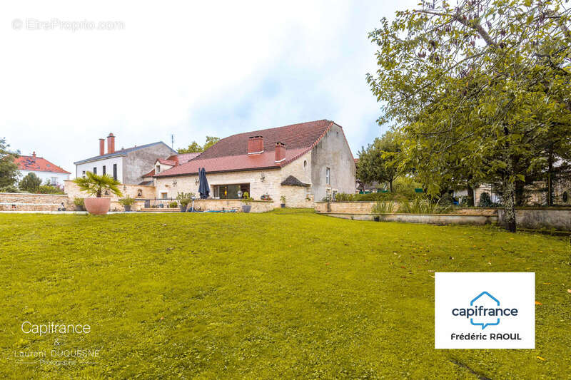 Maison à IS-SUR-TILLE