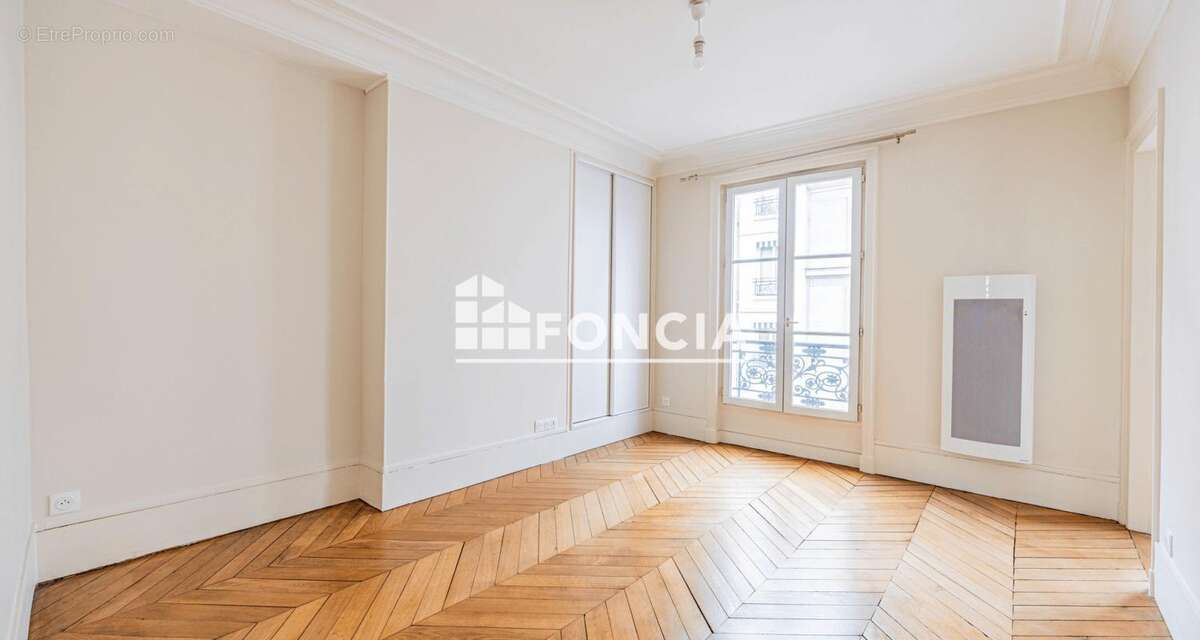 Appartement à PARIS-15E