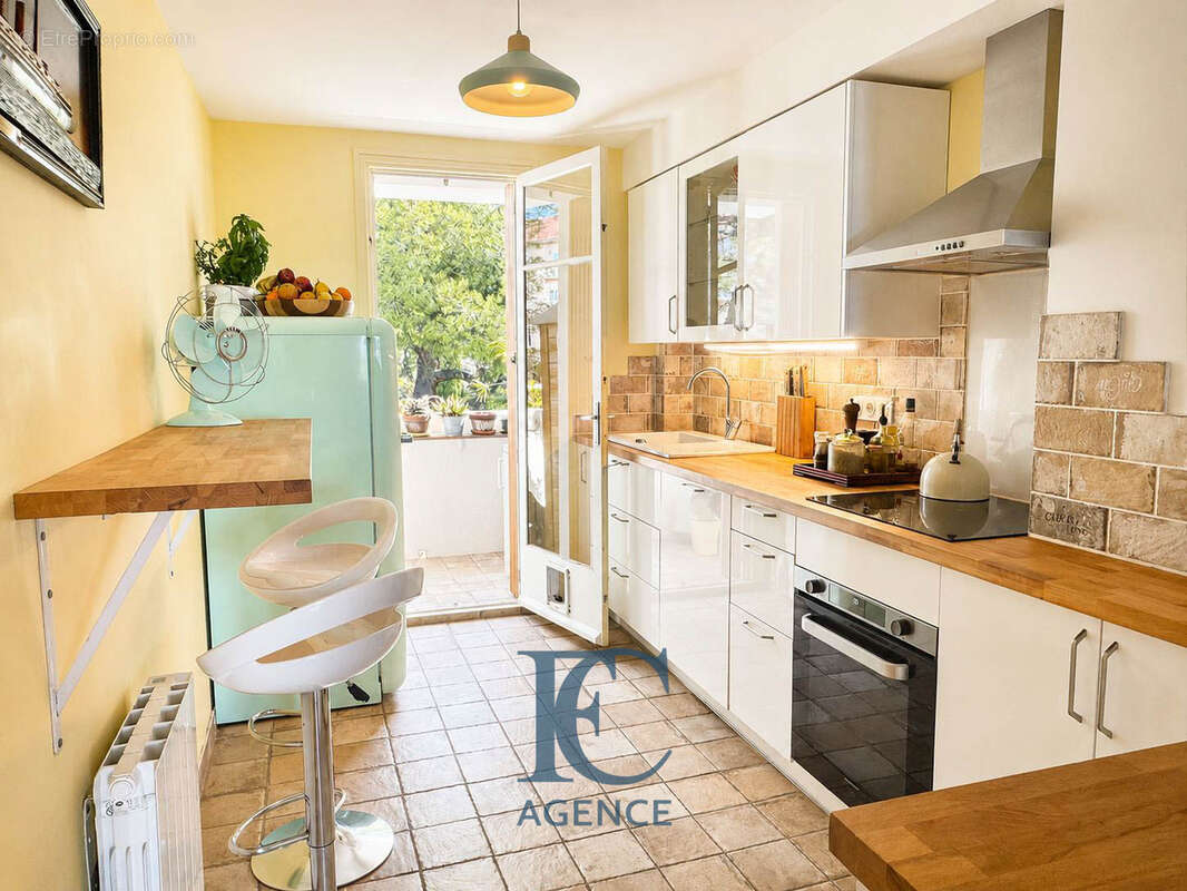 Appartement à SAINT-CYR-SUR-MER