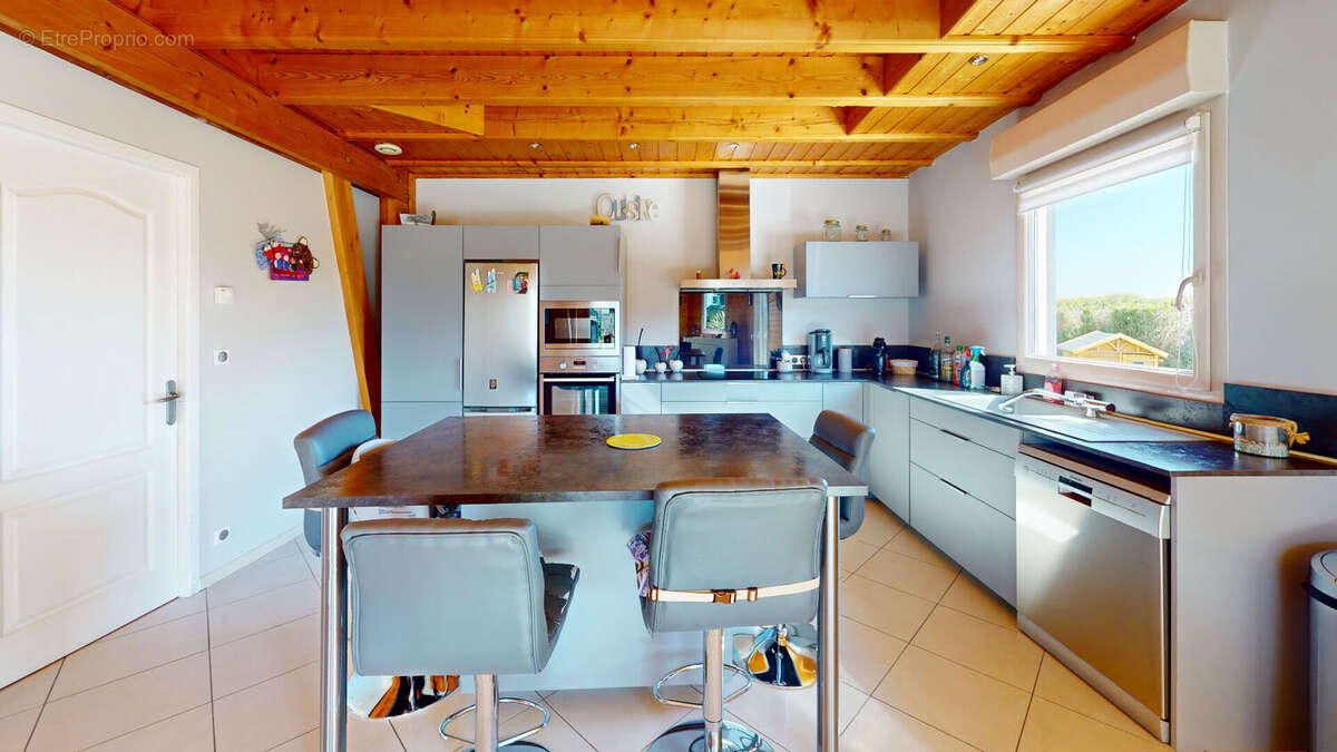 Maison à LONGUE-JUMELLES