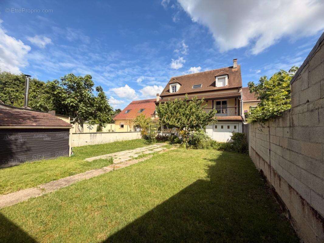 Maison à PONTAULT-COMBAULT