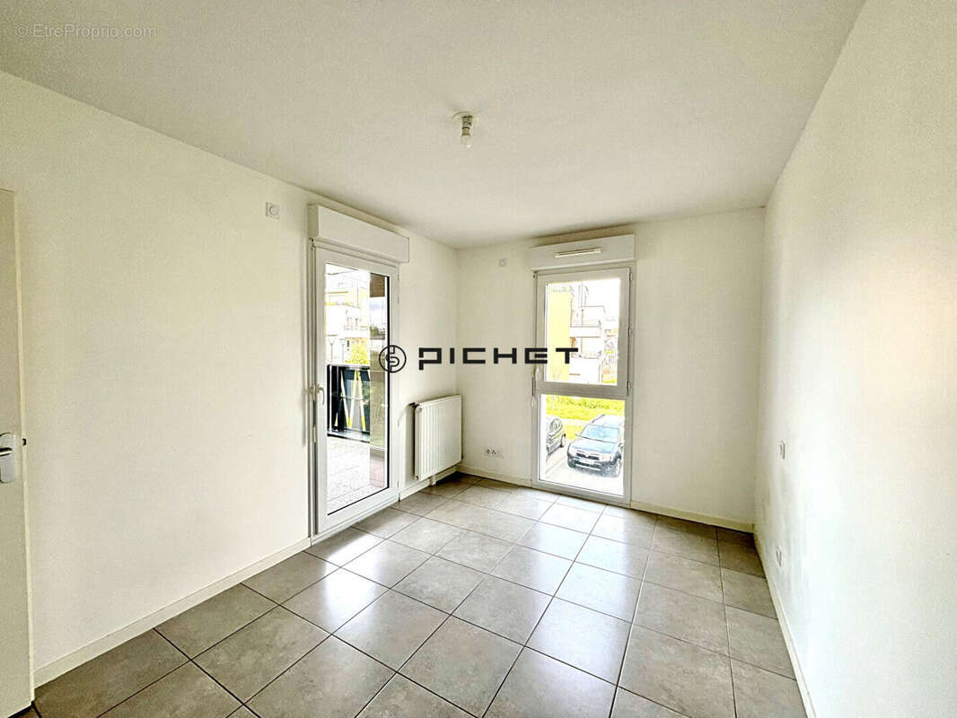 Appartement à LES PONTS-DE-CE