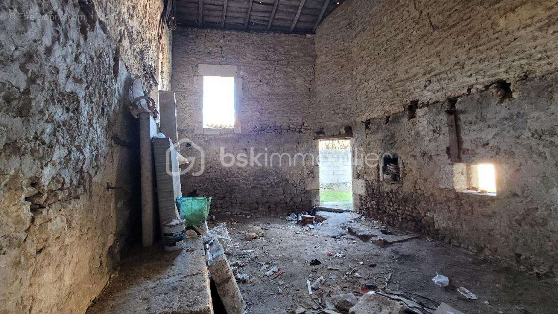 Grange à réhabilité avec son extérieur - photo 8