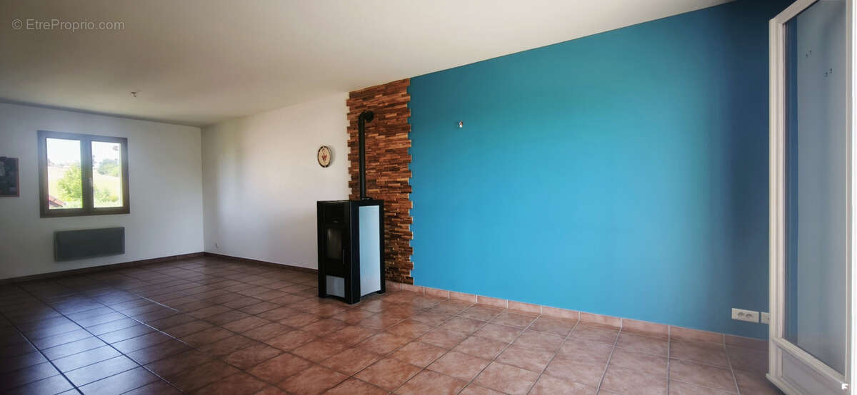 Maison familiale de 176 m2 avec appartement indépendant   6 chambres   Terrain clos de 900 m2 - photo 4