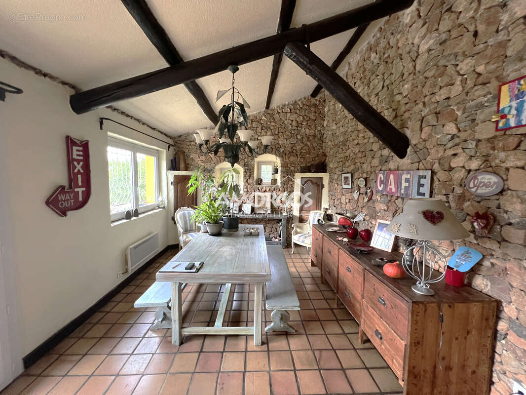 Maison à LE CASTELLET