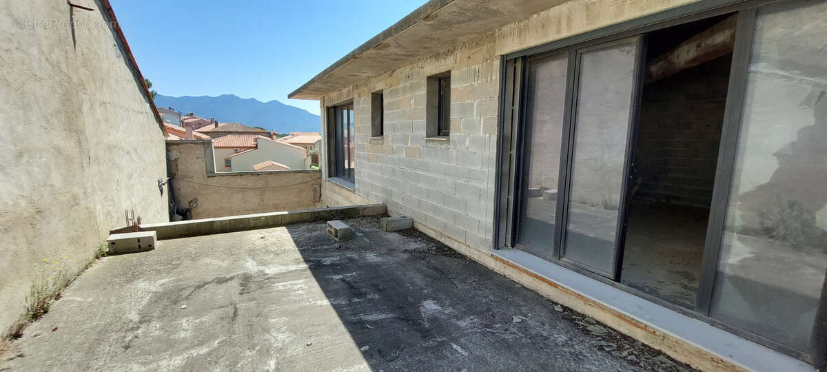 OPPORTUNITE RARE - Immeuble de plus de 1 000 m2 à rénover - photo 4