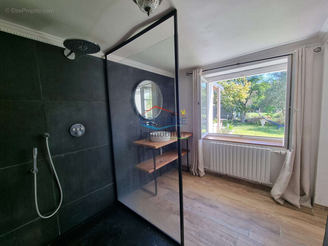 Maison à SAINT-ETIENNE-DE-MONTLUC