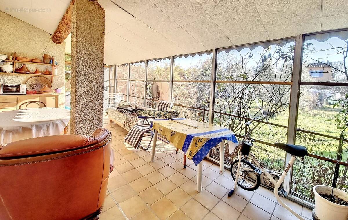 Maison à MORIERES-LES-AVIGNON