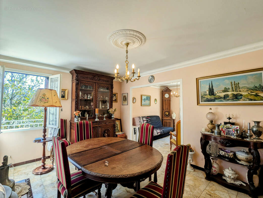 Maison à LA TOUR-SUR-ORB