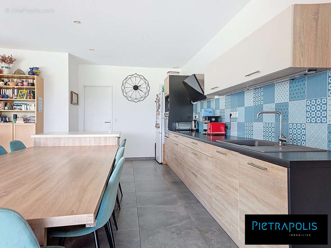 Maison à GREZIEU-LA-VARENNE