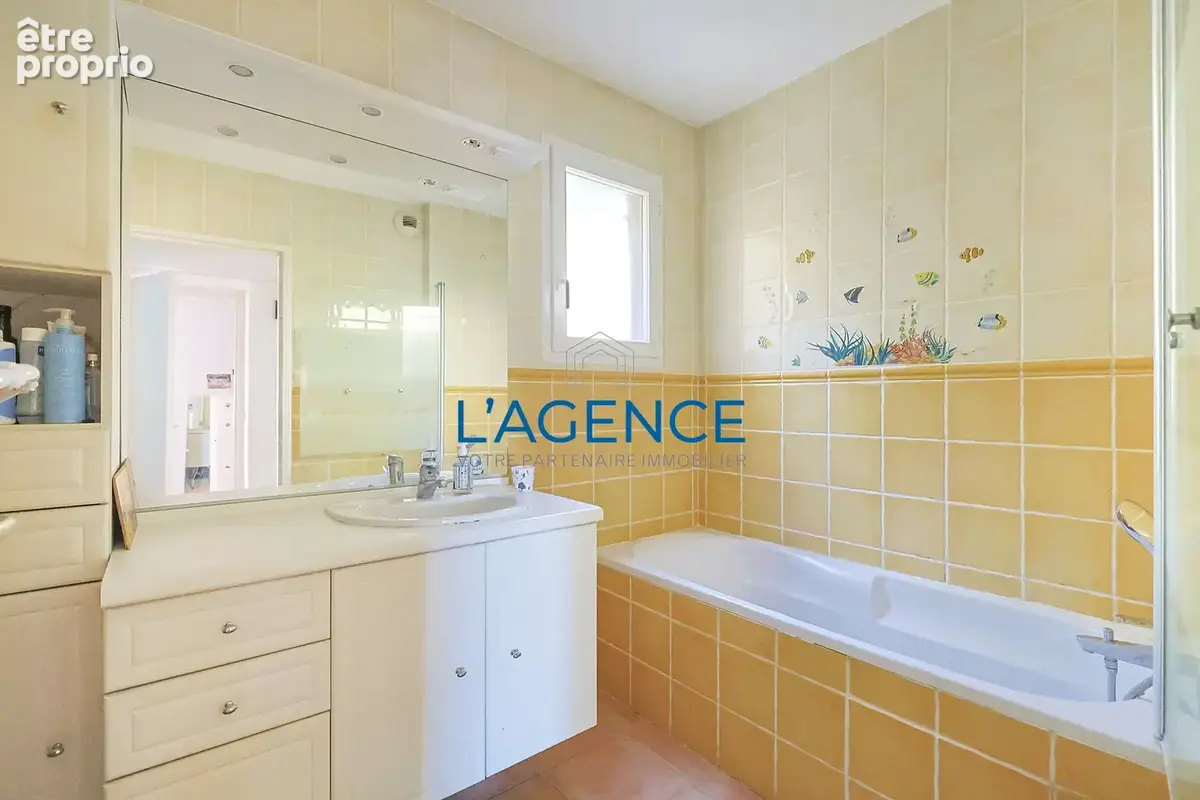 Appartement T4 de 95 m2 avec terrasse de 42 m2 dans résidence de standing fermée et verdoyante - photo 7