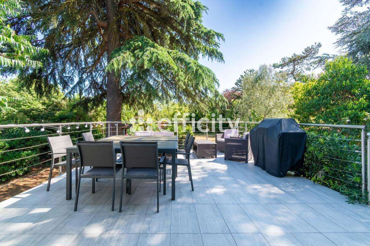 Maison à VILLENEUVE-LE-ROI