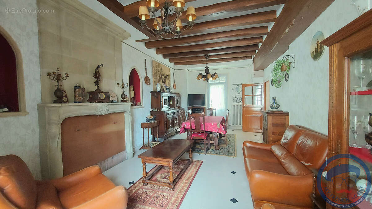 Maison à CORMERY