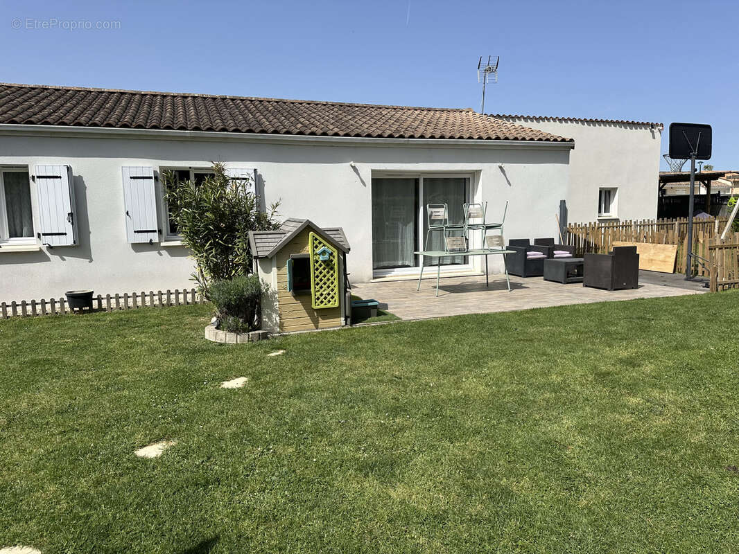 Maison à TRIAC-LAUTRAIT