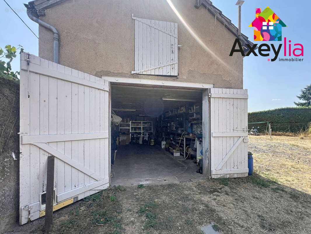A vendre - le donjon - maison avec garage et piscine - photo 7
