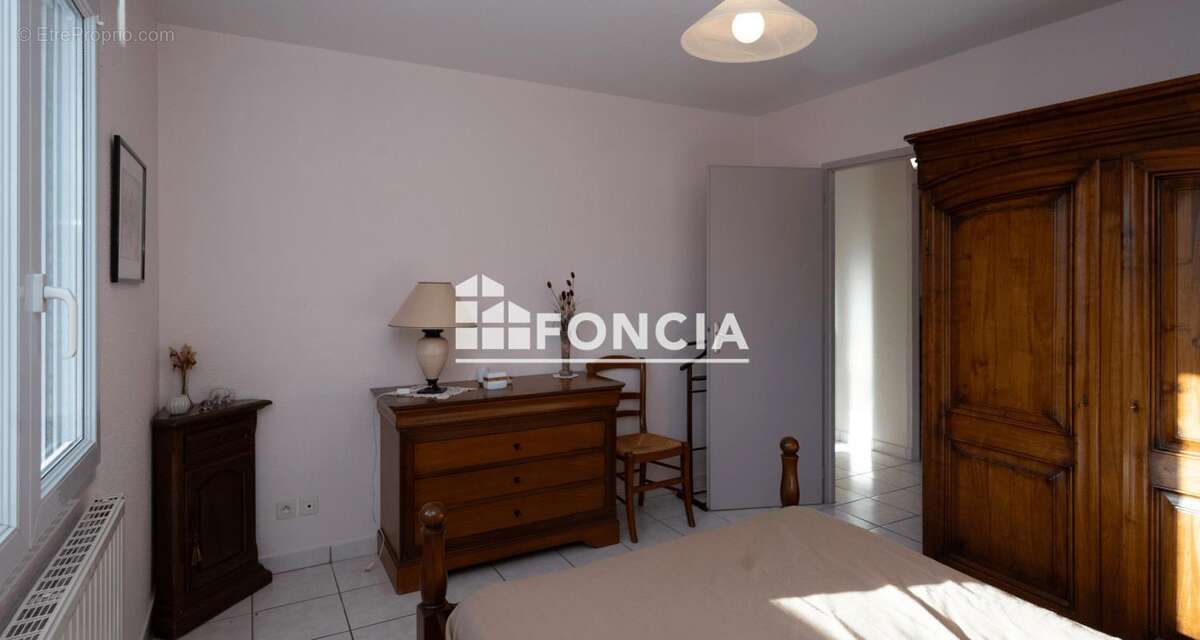 TAIN L'HERMITAGE, place du Taurobole, agréable appartement de 93.55 m2 avec garage - photo 5