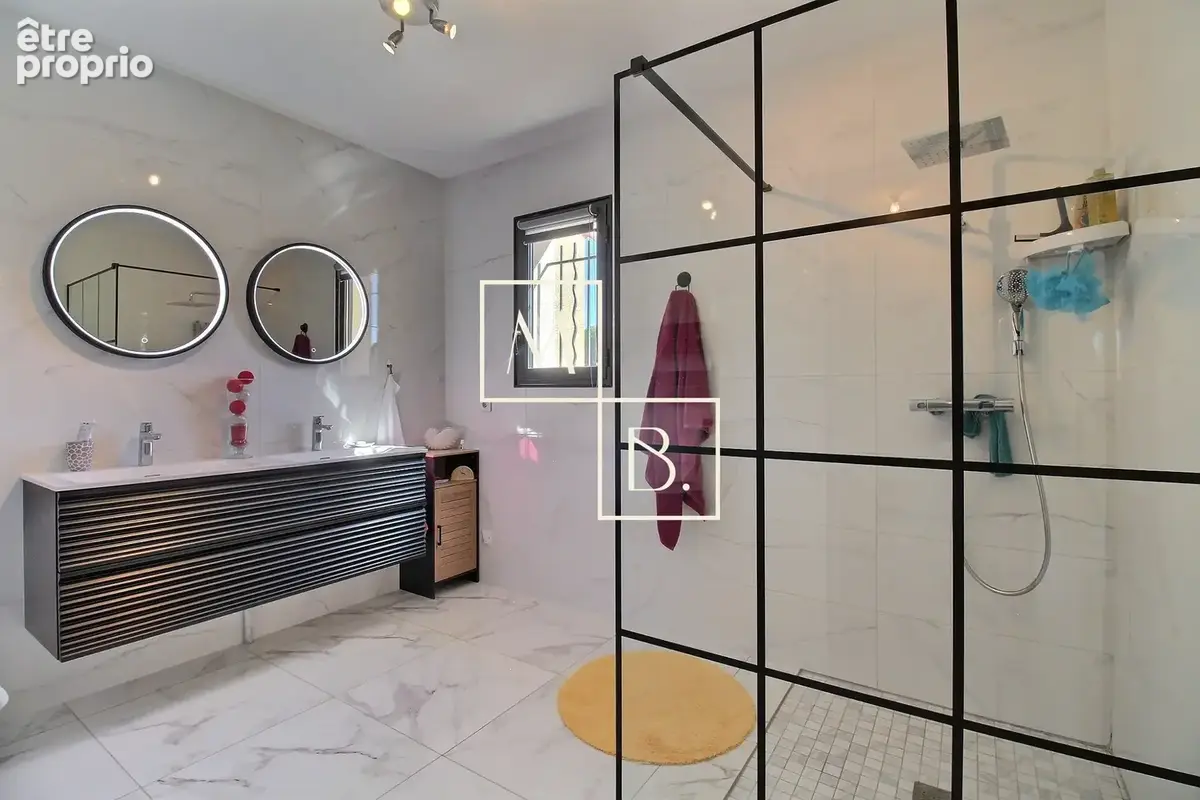 POUSSAN, Magnifique maison T4 de 106m2 avec piscine, jardins et garage ! - photo 14