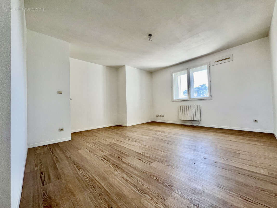 Au Pontet, appartement à acheter 3 pièces avec S.A.I Transaction - photo 2