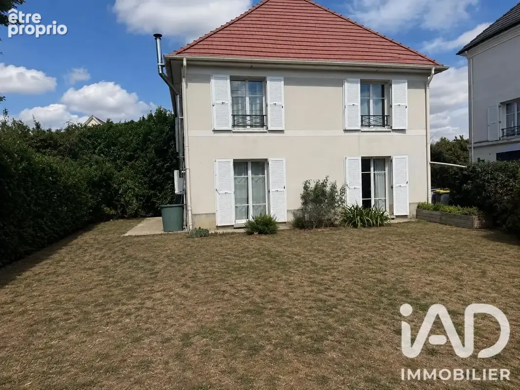 Maison 5 pièces 105 m² · à Savigny-le-Temple · 105 m² · 261 600 €