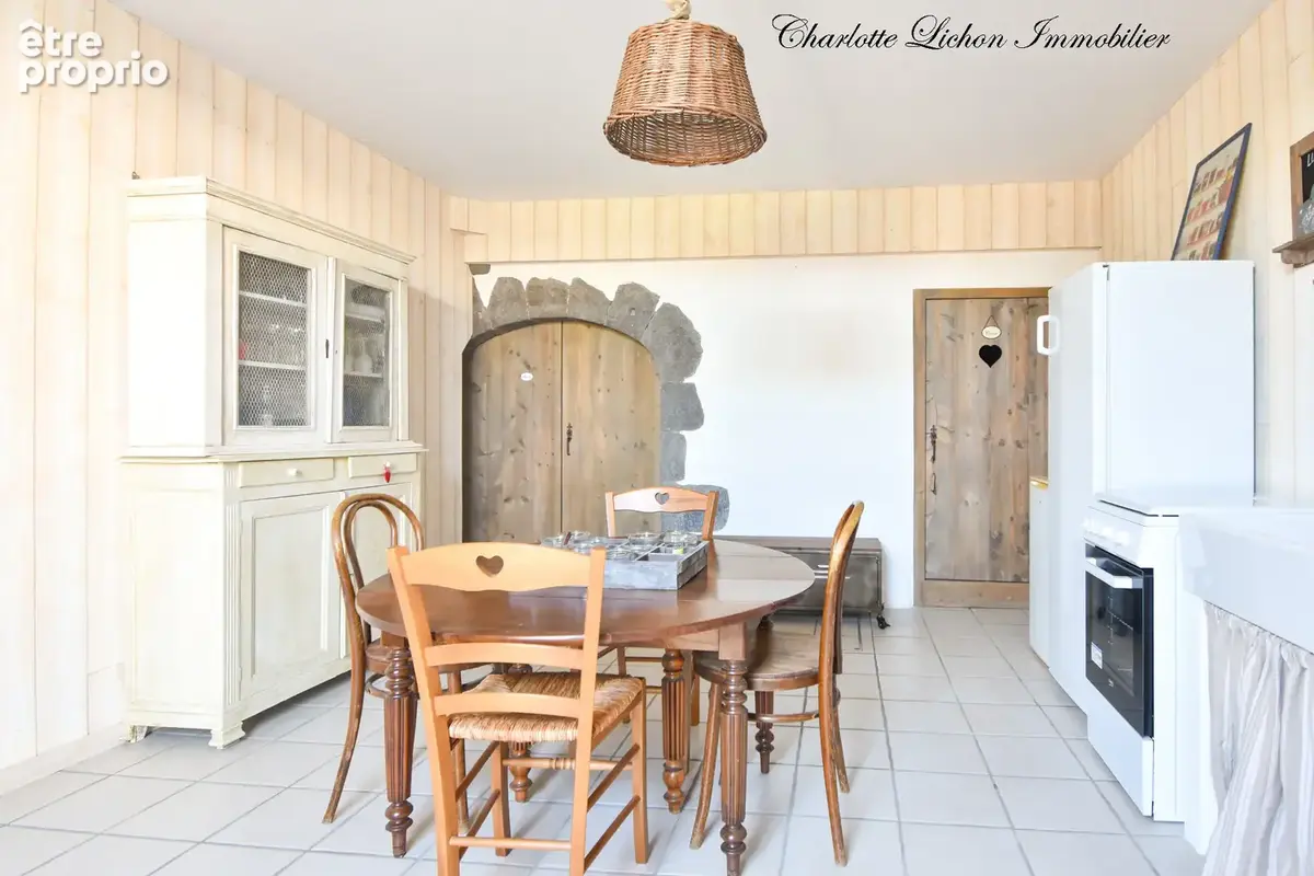 Maison 270 m2 - 5 chambres - double garage - photo 9